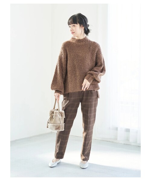 earth music&ecology(アースミュージックアンドエコロジー)の「美人シルエットパンツ(テーパード)(パンツ・ブラック/テラコッタ/ブラウン/グリーン/チェックブラウン/チェックベージュ・S/M/L)」の17枚目の写真