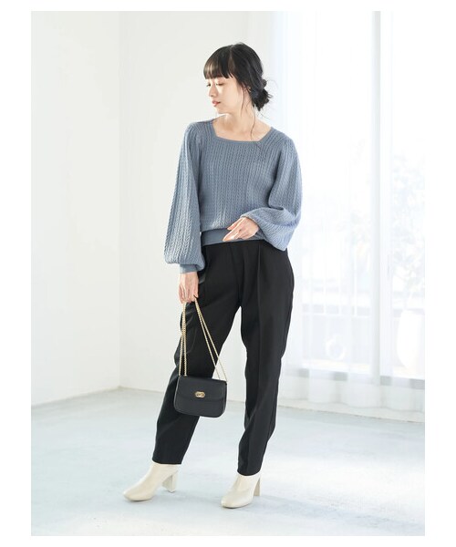 earth music&ecology(アースミュージックアンドエコロジー)の「美人シルエットパンツ(テーパード)(パンツ・ブラック/テラコッタ/ブラウン/グリーン/チェックブラウン/チェックベージュ・S/M/L)」の4枚目の写真