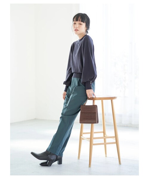 earth music&ecology(アースミュージックアンドエコロジー)の「美人シルエットパンツ(テーパード)(パンツ・ブラック/テラコッタ/ブラウン/グリーン/チェックブラウン/チェックベージュ・S/M/L)」の12枚目の写真