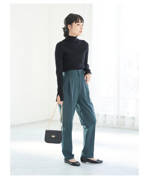 earth music&ecology(アースミュージックアンドエコロジー)の「美人シルエットパンツ(テーパード)(パンツ・ブラック/テラコッタ/ブラウン/グリーン/チェックブラウン/チェックベージュ・S/M/L)」の10枚目の写真