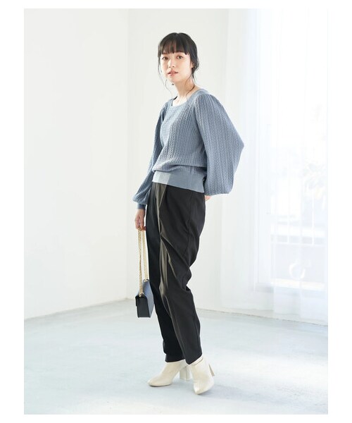 earth music&ecology(アースミュージックアンドエコロジー)の「美人シルエットパンツ(テーパード)(パンツ・ブラック/テラコッタ/ブラウン/グリーン/チェックブラウン/チェックベージュ・S/M/L)」の6枚目の写真
