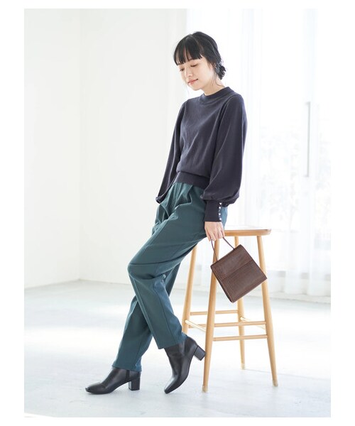 earth music&ecology(アースミュージックアンドエコロジー)の「美人シルエットパンツ(テーパード)(パンツ・ブラック/テラコッタ/ブラウン/グリーン/チェックブラウン/チェックベージュ・S/M/L)」の13枚目の写真