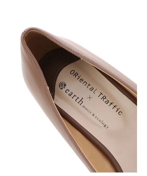 earth music&ecology(アースミュージックアンドエコロジー)の「【Special Price】ORiental TRaffic Vカットパンプス(シューズ・ブラック/モカ/ブラウン・35/36/37/38/39)」の6枚目の写真