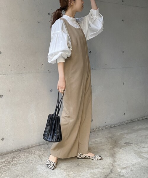 CAPRICIEUX LE'MAGE（カプリシューレマージュ）の「〈WEB限定〉フロントジップサロペット（ワンピース・レディース・ベージュ/ブラック・F）」の2枚目の写真