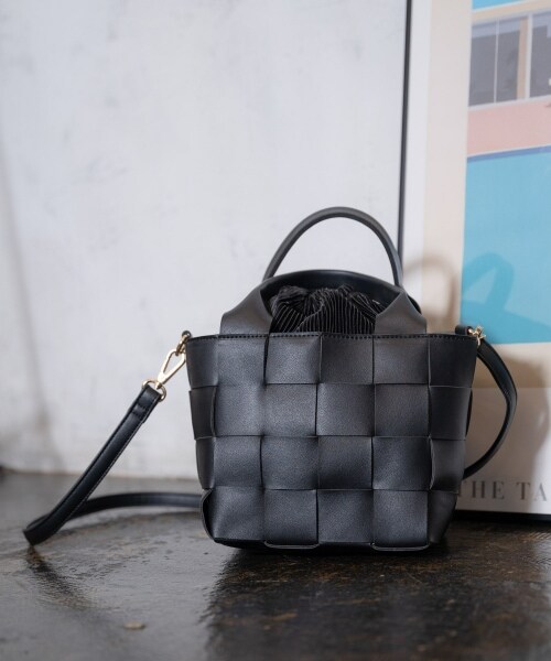 mysty woman（ミスティウーマン）の「【先行予約】メッシュインキンチャクバッグ（バッグ・レディース・アイボリー/ブラック/ライトブラウン・F）」の2枚目の写真