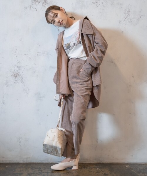 mysty woman（ミスティウーマン）の「【先行予約】メッシュインキンチャクバッグ（バッグ・レディース・アイボリー/ブラック/ライトブラウン・F）」の4枚目の写真