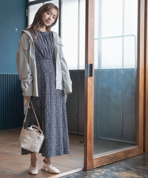 mysty woman（ミスティウーマン）の「【先行予約】深めスクエアパンプス（シューズ・レディース・アイボリー/ブラック/ライトグリーン・M, L）」の9枚目の写真