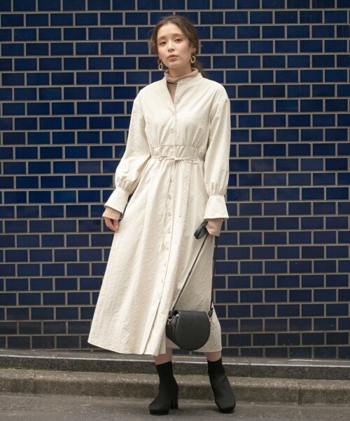 mysty woman（ミスティウーマン）の「【先行予約】エンパイアシャツワンピース（ワンピース/ドレス・レディース・ブラック/ライトベージュ/ダークベージュ・F）」の4枚目の写真