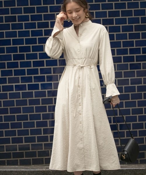 mysty woman（ミスティウーマン）の「【先行予約】エンパイアシャツワンピース（ワンピース/ドレス・レディース・ブラック/ライトベージュ/ダークベージュ・F）」の2枚目の写真