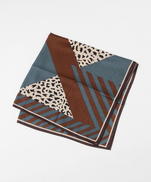 ALAND(エーランド)の「3.3Field Trip/アニマルスカーフ(ファッション雑貨・ブラック()/ピンク()/キャメル()/カーキ()/ネイビー())」の5枚目の写真