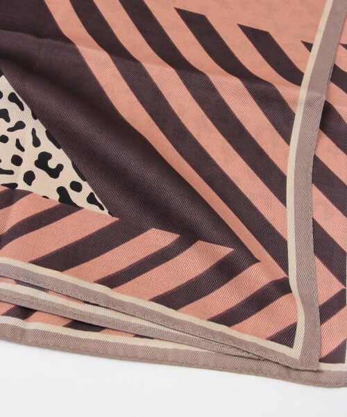 ALAND(エーランド)の「3.3Field Trip/アニマルスカーフ(ファッション雑貨・ブラック()/ピンク()/キャメル()/カーキ()/ネイビー())」の8枚目の写真