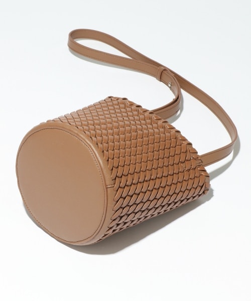 Andemiu（アンデミュウ）の「バケットメッシュバッグ（バッグ・キャメル/ダークブラウン）」の4枚目の写真