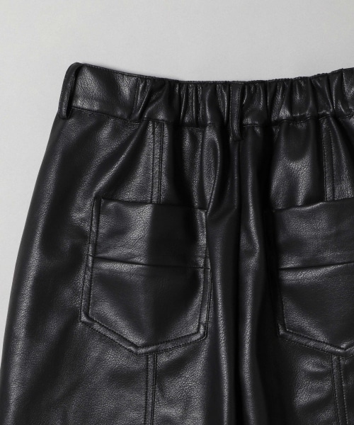 JEANASIS（ジーナシス）の「レザーバックキリカエショートパンツ（パンツ・ブラック()/グリーン()）」の10枚目の写真
