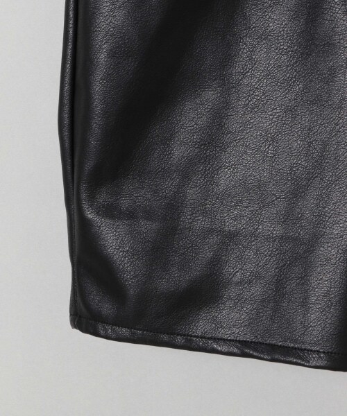 JEANASIS（ジーナシス）の「レザーバックキリカエショートパンツ（パンツ・ブラック()/グリーン()）」の8枚目の写真