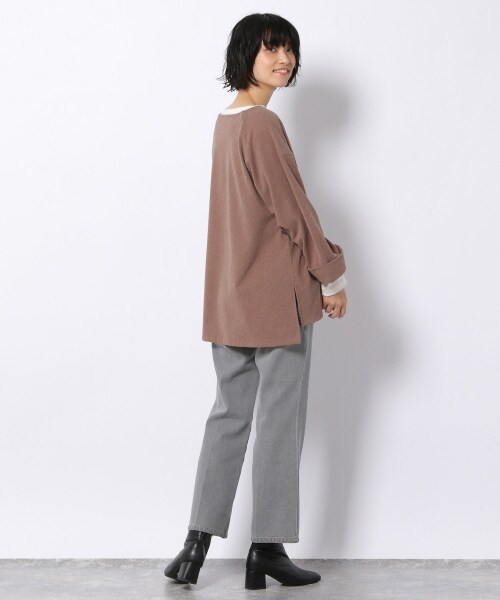 LAKOLE（ラコレ）の「アルパカタッチディープVネックプルオーバー（トップス・ライトグレー()/ブラック()/ライトブラウン()）」の22枚目の写真