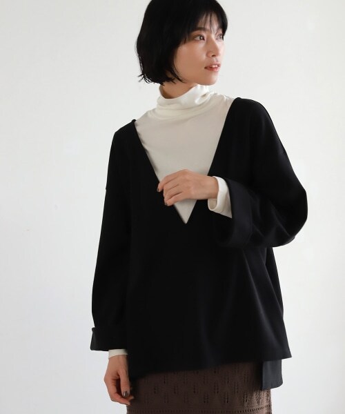 LAKOLE（ラコレ）の「アルパカタッチディープVネックプルオーバー（トップス・ライトグレー()/ブラック()/ライトブラウン()）」の4枚目の写真