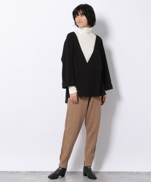 LAKOLE（ラコレ）の「アルパカタッチディープVネックプルオーバー（トップス・ライトグレー()/ブラック()/ライトブラウン()）」の20枚目の写真