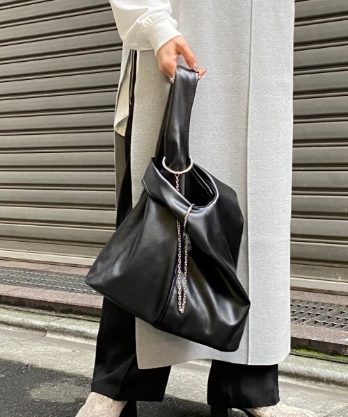 PAGEBOY（ページボーイ）の「ショッパートートバッグ（バッグ・オフホワイト/ブラック）」の2枚目の写真