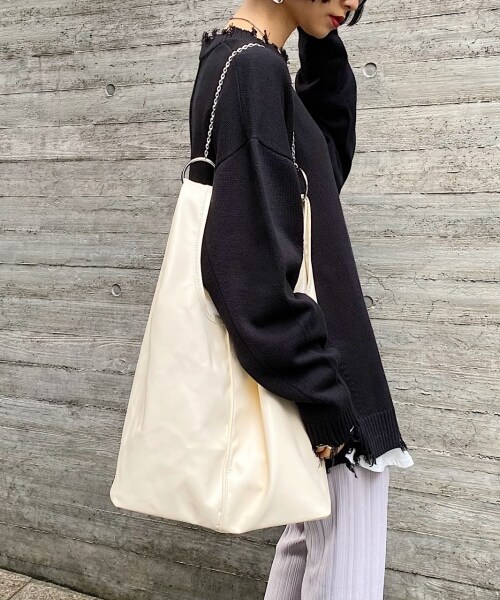 PAGEBOY（ページボーイ）の「ショッパートートバッグ（バッグ・オフホワイト/ブラック）」の4枚目の写真