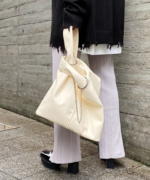 PAGEBOY（ページボーイ）の「ショッパートートバッグ（バッグ・オフホワイト/ブラック）」の5枚目の写真