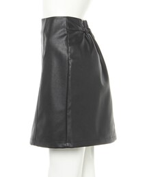 INGNI（イング）の「フェイクレザー台形スカート（スカート・レディース）」