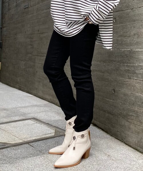 PAGEBOY（ページボーイ）の「【WEB先行予約】クラシックスキニー（パンツ・レディース・ブラック/インディゴ・25inch(Sサイズ), 26inch(Mサイズ), 27inch(Lサイズ)）」の3枚目の写真