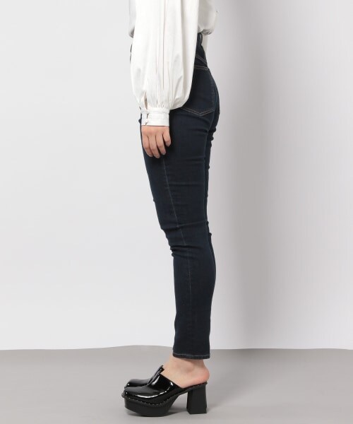 PAGEBOY（ページボーイ）の「【WEB先行予約】クラシックスキニー（パンツ・レディース・ブラック/インディゴ・25inch(Sサイズ), 26inch(Mサイズ), 27inch(Lサイズ)）」の8枚目の写真
