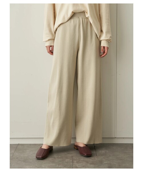 AMERICAN HOLIC（アメリカンホリック）の「総針ニットワイドパンツ（パンツ・チャコールグレー/ライトベージュ・M/L）」の2枚目の写真