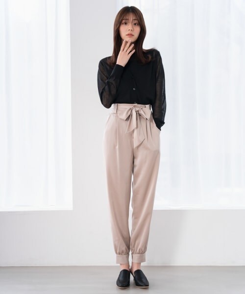 Andemiu(アンデミュウ)の「サテンクロップドパンツ(パンツ・レディース・ブラック19/ブラウン50/ベージュ55・F)」の17枚目の写真