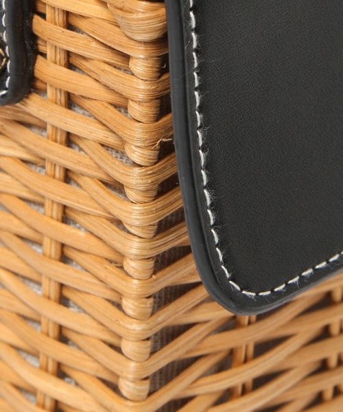 Andemiu（アンデミュウ）の「ラタンフラップバッグ（バッグ・ブラック/キャメル）」の17枚目の写真