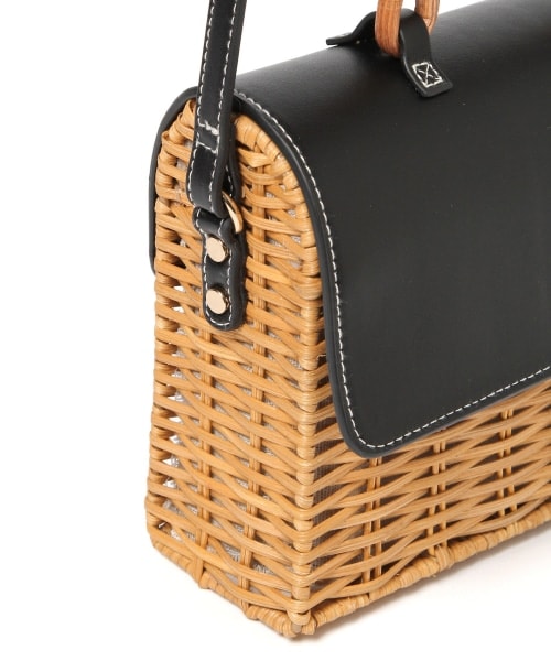 Andemiu（アンデミュウ）の「ラタンフラップバッグ（バッグ・ブラック/キャメル）」の9枚目の写真