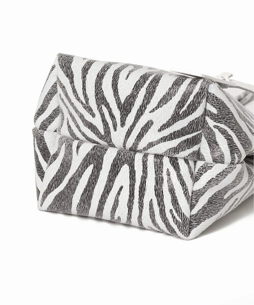 Noble（ノーブル）の「《予約》ショルダーバッグ(ゼブラ)◆（バッグ・グレー/フリー/在庫あり）」の8枚目の写真