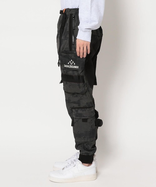 AVIREX(アヴィレックス)の「マルチ ファンクショナルパンツ/MULTIFUNCTIONAL PANTS(パンツ・メンズ・CHARCOL/CAMO/TAN/CAMO・M, L, XL, XXL)」の2枚目の写真