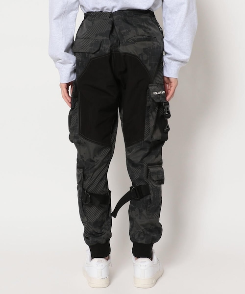 AVIREX(アヴィレックス)の「マルチ ファンクショナルパンツ/MULTIFUNCTIONAL PANTS(パンツ・メンズ・CHARCOL/CAMO/TAN/CAMO・M, L, XL, XXL)」の3枚目の写真
