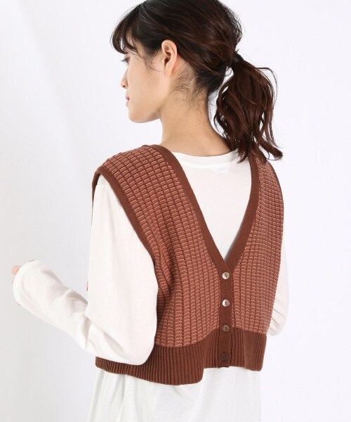 LOWRYS FARM（ローリーズファーム）の「２ＷＡＹニットビスチェ（トップス・ブラック/レッド/ベージュ/グリーン）」の2枚目の写真