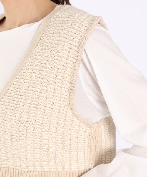 LOWRYS FARM（ローリーズファーム）の「２ＷＡＹニットビスチェ（トップス・ブラック/レッド/ベージュ/グリーン）」の9枚目の写真