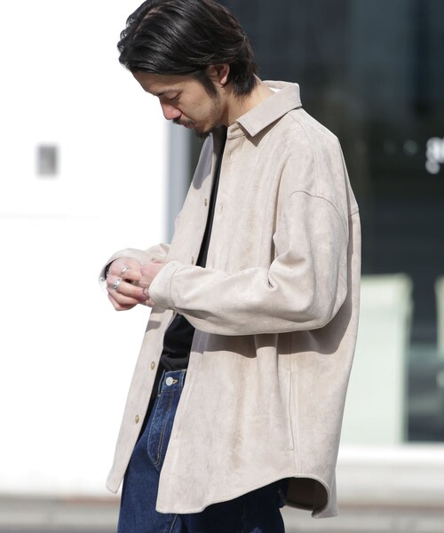 URBAN RESEARCH Sonny Label(アーバンリサーチサニーレーベル)の「ヴィーガンレザーシャツ(その他・メンズ・ベージュ/ブラック・FREE)」の1枚目の写真