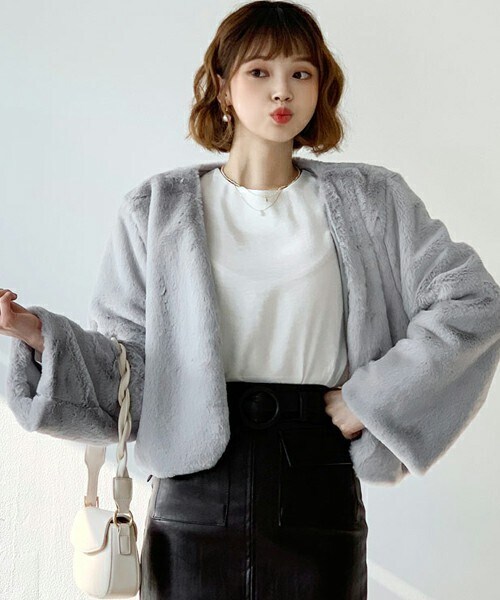 DHOLIC（ディーホリック）の「エコファーオープンジャケット（ノーカラージャケット・レディース・ブラック/グレー/ホワイト・ONESIZE）」の3枚目の写真