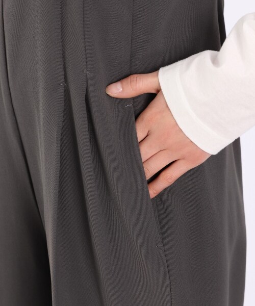 LOWRYS FARM(ローリーズファーム)の「Pツイルサロペット(ワンピース/ドレス・チャコールグレー/ベージュ)」の6枚目の写真