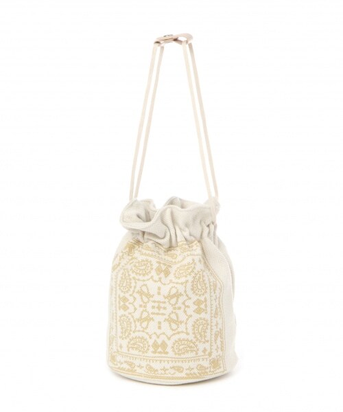 studio CLIP（スタディオクリップ）の「プリントオンアソート巾着バッグ（バッグ・グレージュ/ブラック/ピンク/キナリ/イエロー/ネイビー）」の4枚目の写真