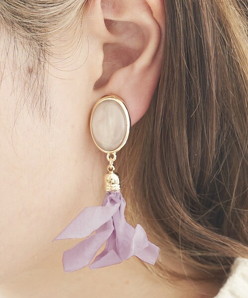 3coins（3coins）の「オーロラタッセルピアス（ピアス（両耳用）・アイボリー/グレー/その他/ピンク・0）」の3枚目の写真