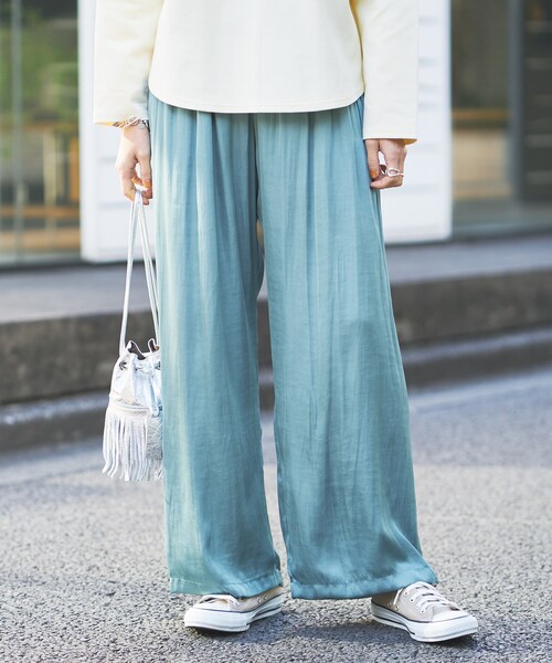 un dix cors（アンディコール）の「サテンギャザーPT（その他パンツ・レディース・ベージュ/グリーン・F）」の2枚目の写真