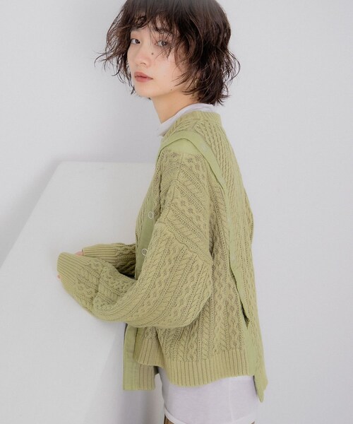 KBF（ケイビーエフ）の「【WEB限定】2WAYアシメケーブルニット