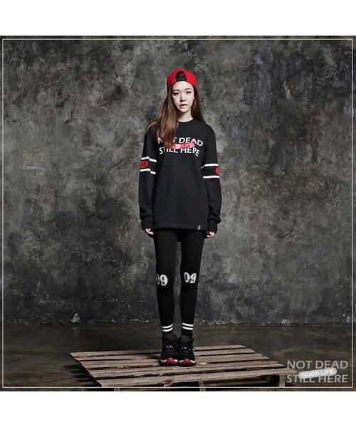 ROMANTIC CROWN（ロマンティッククラウン）の「GOOD LIFE CREWNECK（その他・メンズ・BLK・S/M/L/XL）」の3枚目の写真