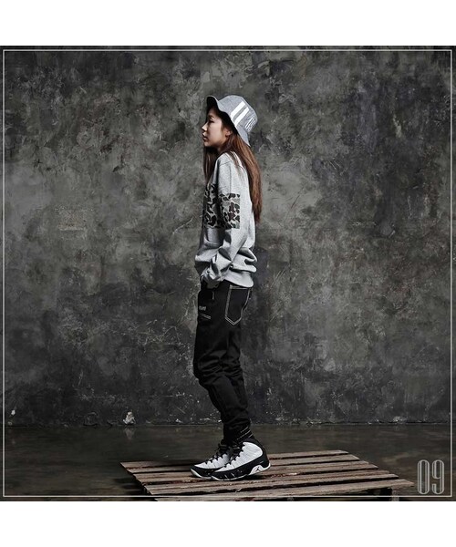 ROMANTIC CROWN（ロマンティッククラウン）の「OUT POCKET CREWNECK（その他・メンズ・GRY・S/M/L/XL）」の5枚目の写真