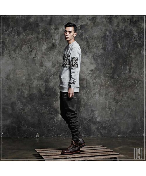 ROMANTIC CROWN（ロマンティッククラウン）の「OUT POCKET CREWNECK（その他・メンズ・GRY・S/M/L/XL）」の4枚目の写真