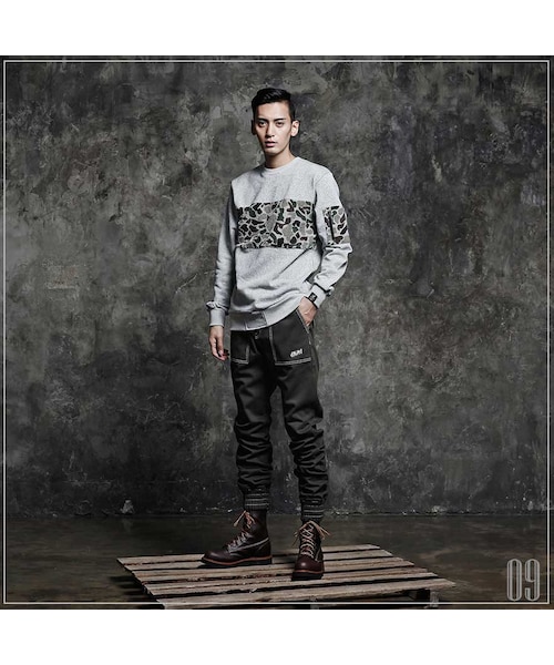 ROMANTIC CROWN（ロマンティッククラウン）の「OUT POCKET CREWNECK（その他・メンズ・GRY・S/M/L/XL）」の2枚目の写真