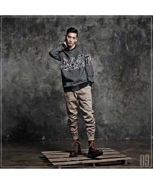 ROMANTIC CROWN（ロマンティッククラウン）の「OUT POCKET CREWNECK（その他・メンズ・BLK・S/M/L/XL）」の2枚目の写真