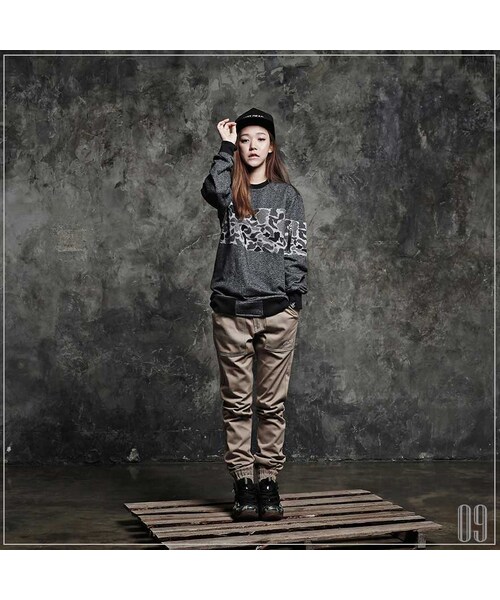 ROMANTIC CROWN（ロマンティッククラウン）の「OUT POCKET CREWNECK（その他・メンズ・BLK・S/M/L/XL）」の3枚目の写真