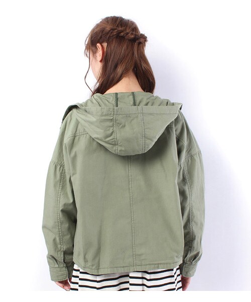 PAGEBOY（ページボーイ）の「フード付きミリタリーブルゾン（ジャケット/アウター・レディース・ベージュ/カーキ）」の3枚目の写真